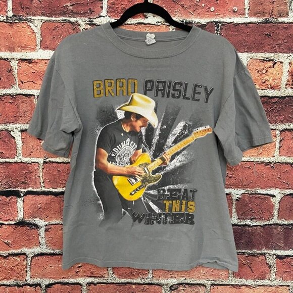 Brad Paisley Shirt Women Medium M Gray Beat This Winter 2014 Tour Concert Tee - Picture 1 of 6